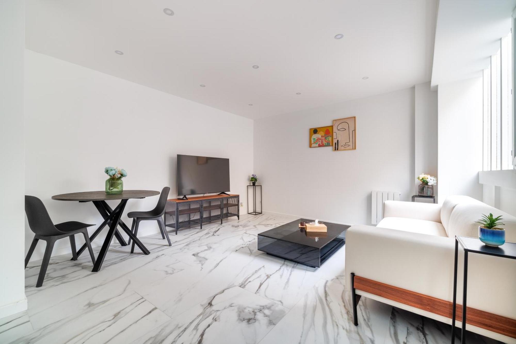 Spacious Flat For 4 People #1 Asnieres-sur-Seine Ngoại thất bức ảnh